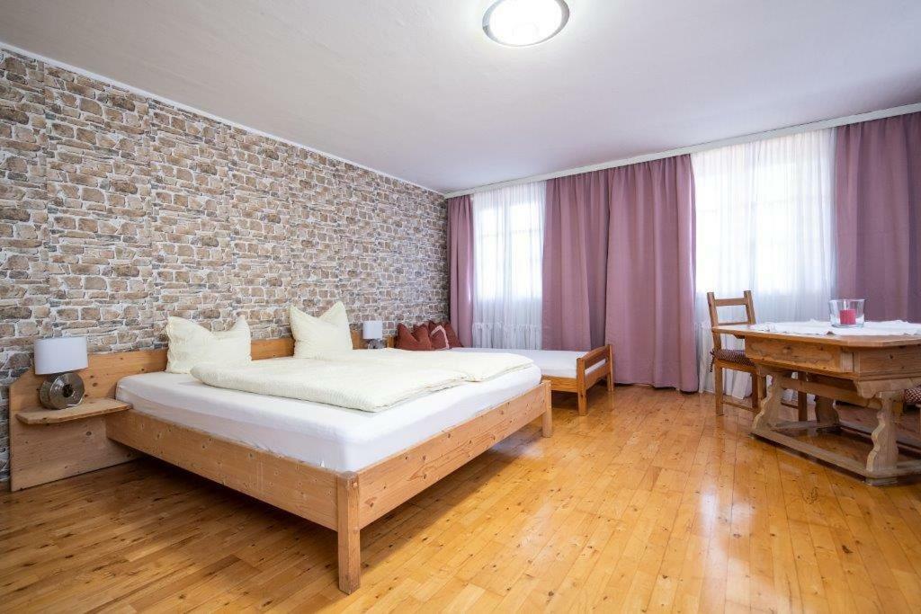 Landhaus Lindner Appartements Fügen Esterno foto